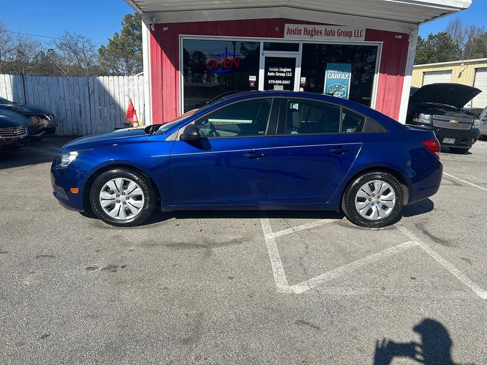 2013 Chevrolet Cruze - Image 2 of 17
