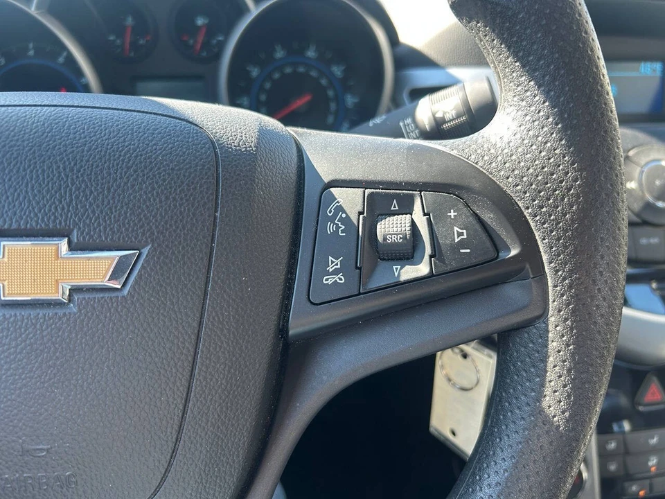 2013 Chevrolet Cruze - Image 15 of 17