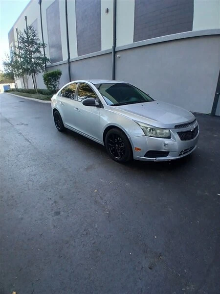 2013 Chevrolet Cruze - Image 3 of 12