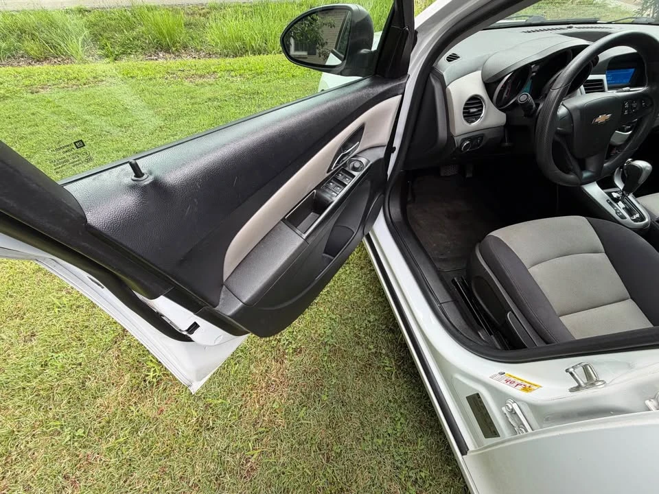 2013 Chevrolet Cruze - Image 11 of 14