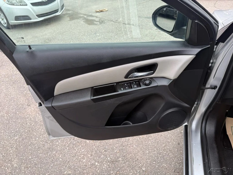 2013 Chevrolet Cruze - Image 18 of 21