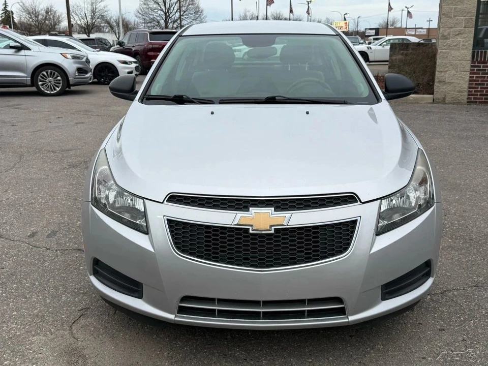 2013 Chevrolet Cruze - Image 2 of 12