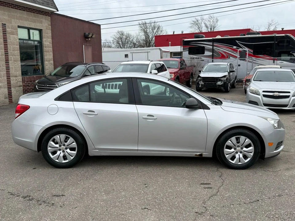 2013 Chevrolet Cruze - Image 4 of 12