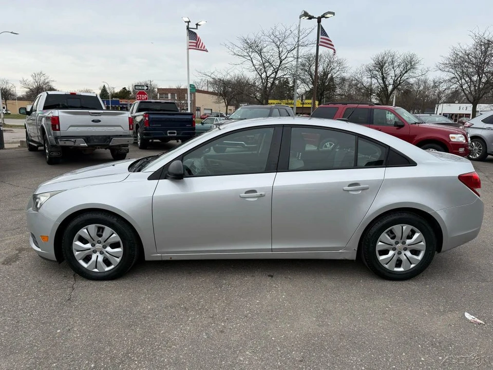 2013 Chevrolet Cruze - Image 10 of 12