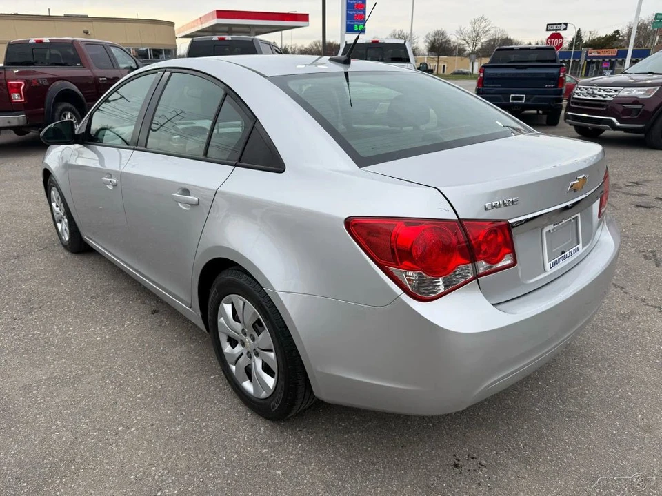 2013 Chevrolet Cruze - Image 8 of 12