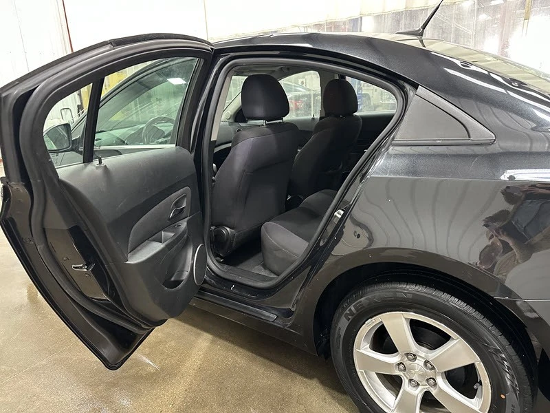 2013 Chevrolet Cruze - Image 11 of 12