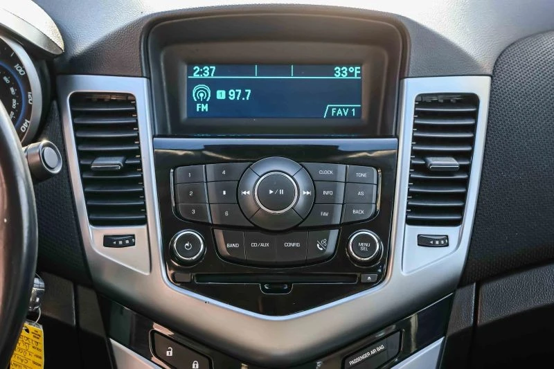 2013 Chevrolet Cruze - Image 11 of 12