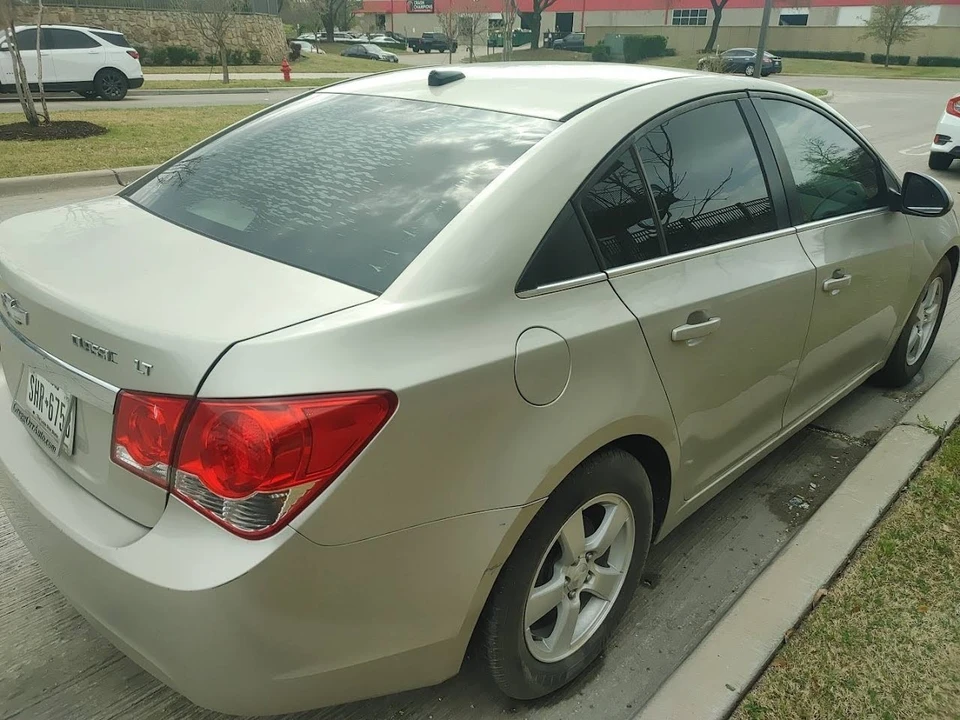 2013 Chevrolet Cruze - Image 2 of 4