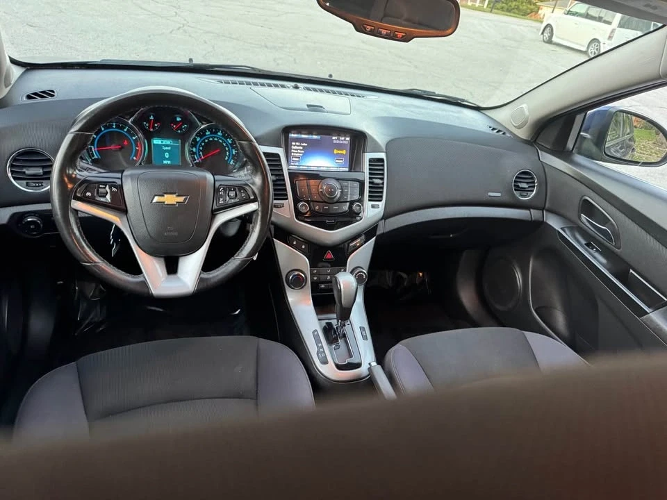 2013 Chevrolet Cruze - Image 8 of 15