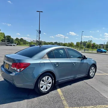 2013 Chevrolet Cruze · LT Sedan 4D