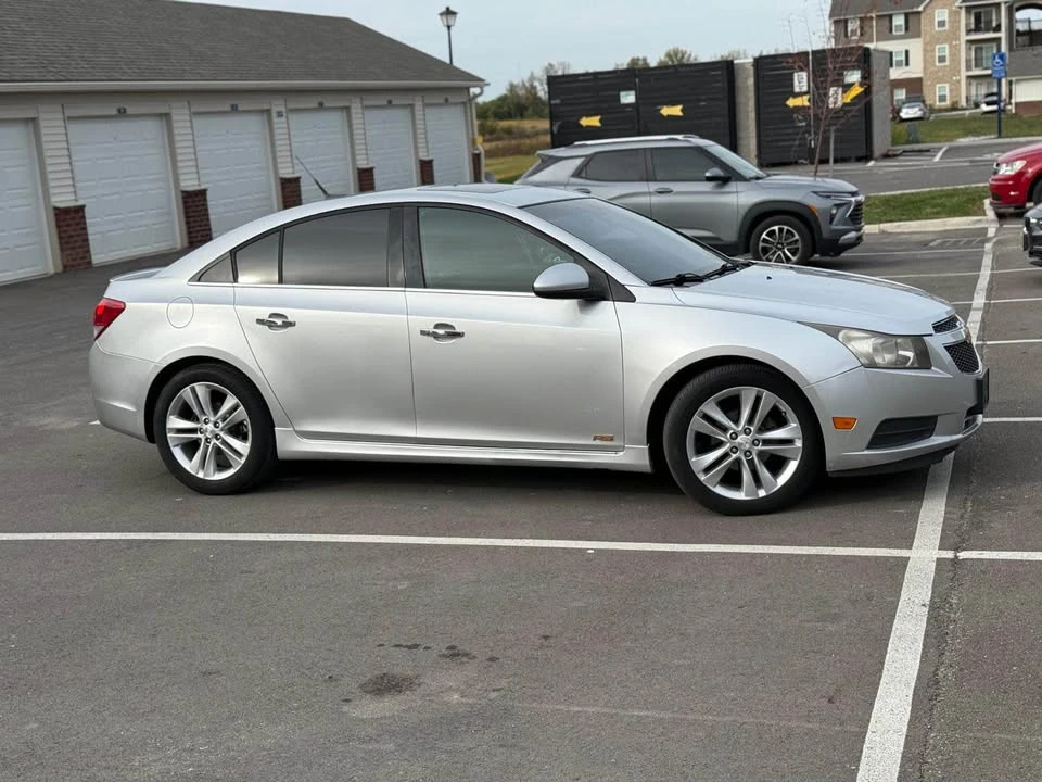 2013 Chevrolet Cruze - Image 4 of 10
