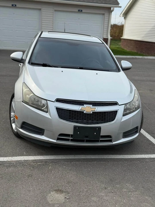 2013 Chevrolet Cruze - Image 2 of 10