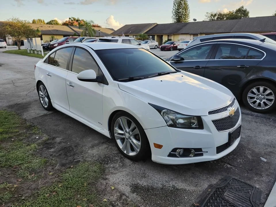 2013 Chevrolet Cruze - Image 2 of 18