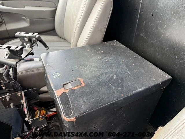 2013 Chevrolet Express - Image 13 of 31