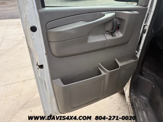 2013 Chevrolet Express - Image 17 of 31