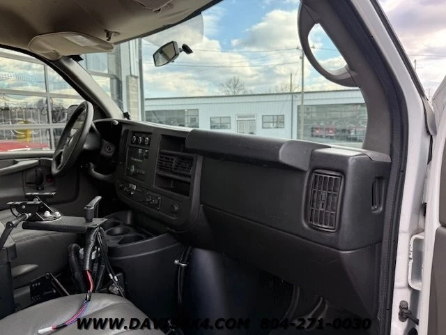 2013 Chevrolet Express - Image 19 of 31