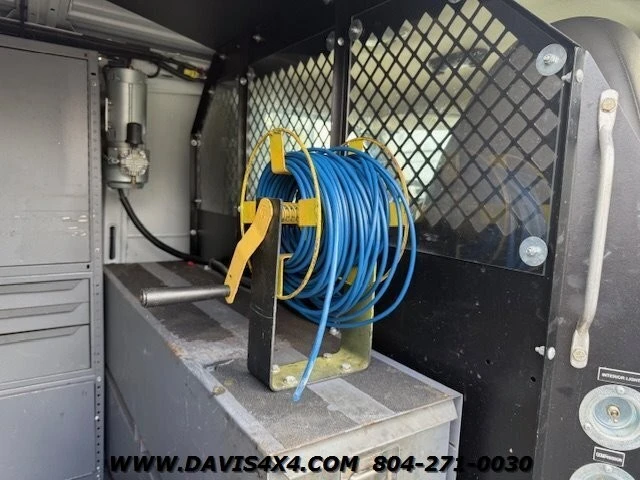 2013 Chevrolet Express - Image 24 of 31