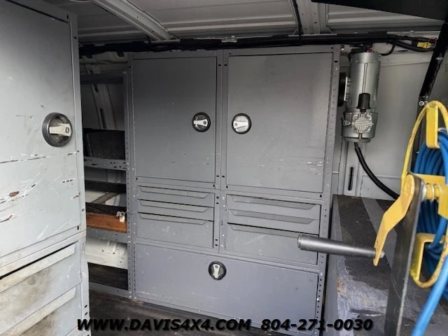 2013 Chevrolet Express - Image 23 of 31