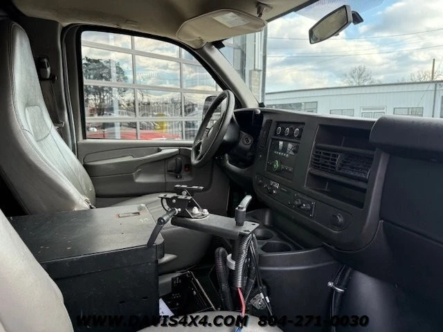 2013 Chevrolet Express - Image 18 of 31