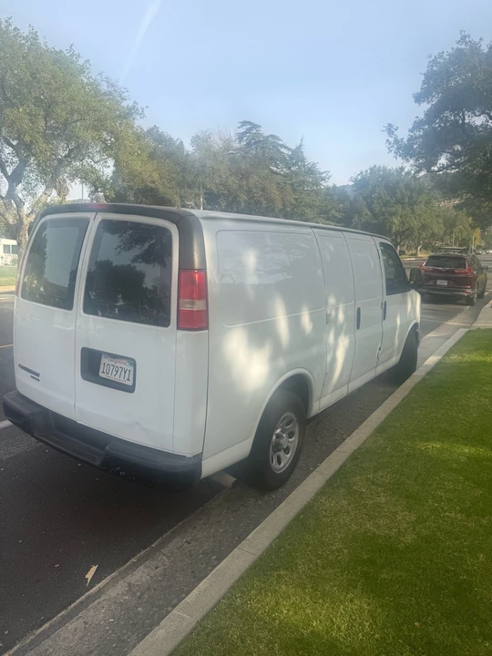 2013 Chevrolet Express - Image 3 of 8