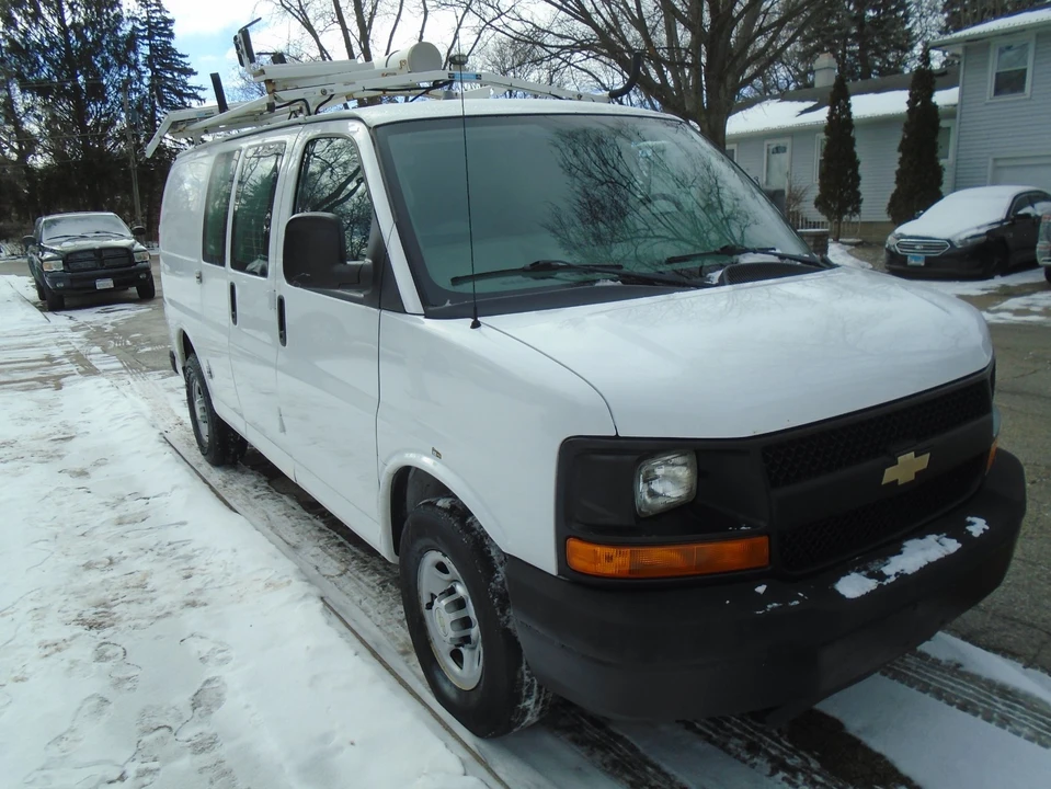 2013 Chevrolet Express - Image 2 of 20
