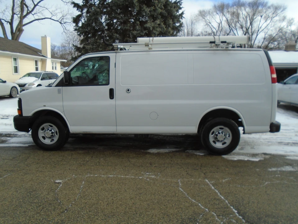 2013 Chevrolet Express - Image 5 of 20