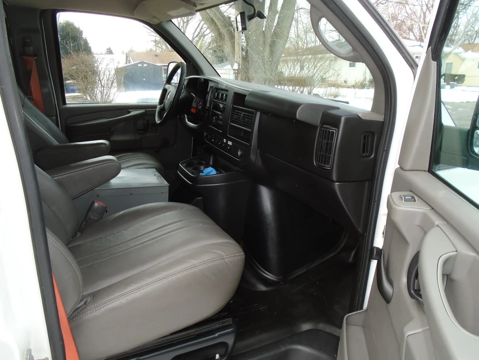 2013 Chevrolet Express - Image 12 of 20