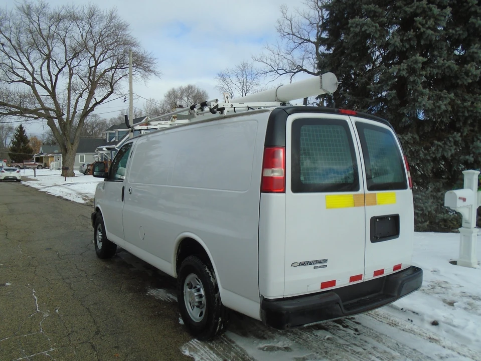 2013 Chevrolet Express - Image 6 of 20