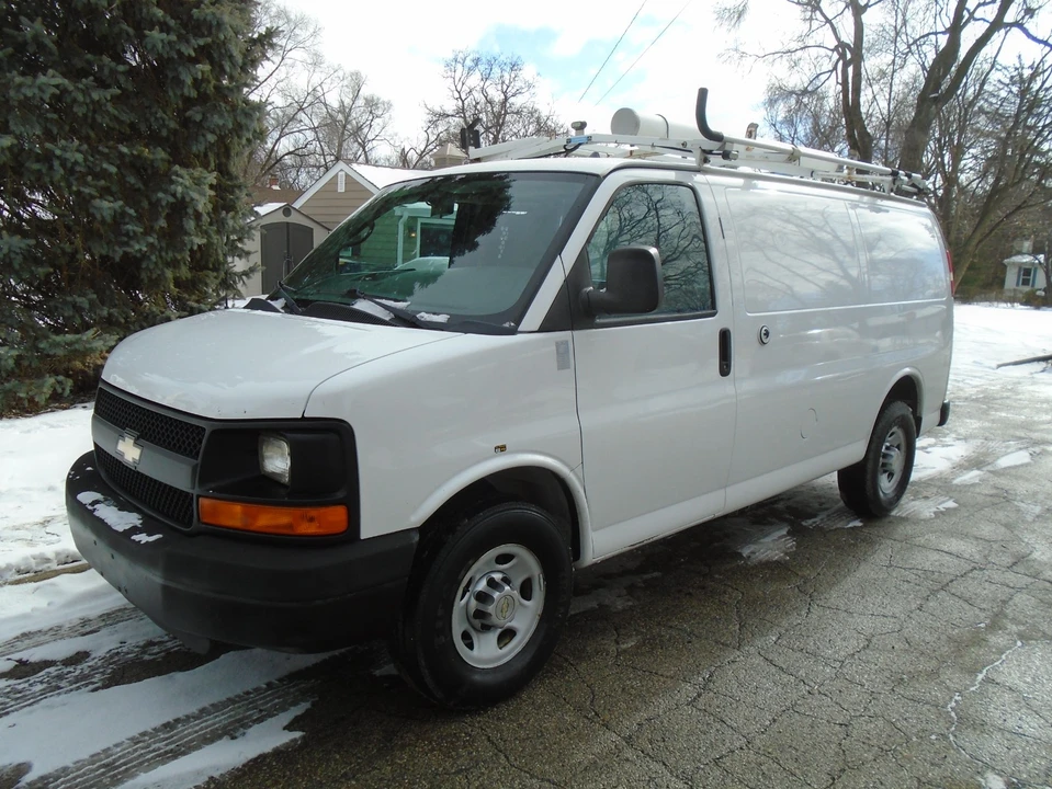 2013 Chevrolet Express - Image 4 of 20