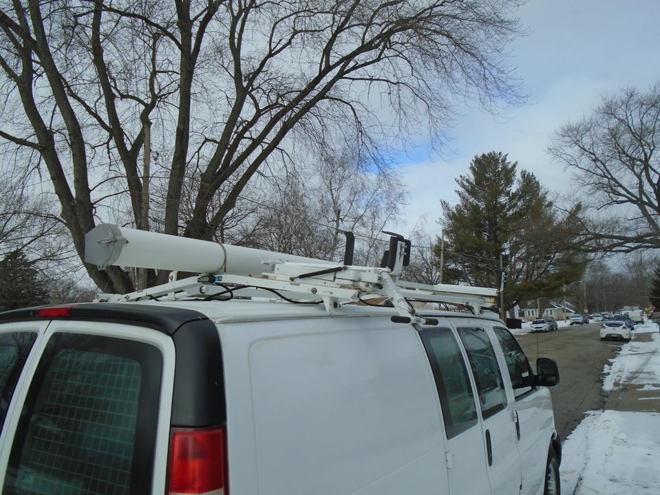 2013 Chevrolet Express - Image 8 of 20