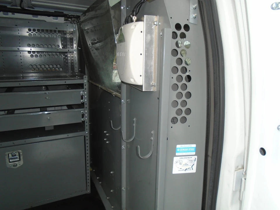 2013 Chevrolet Express - Image 10 of 20
