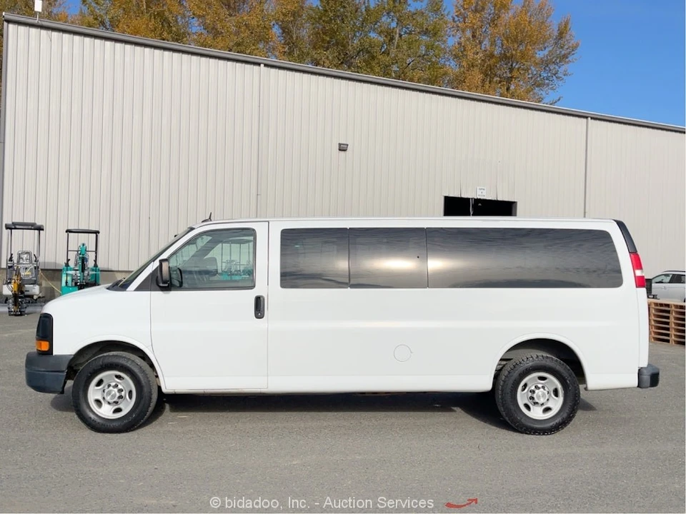 2013 Chevrolet Express - Image 5 of 12