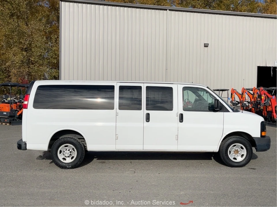 2013 Chevrolet Express - Image 6 of 12