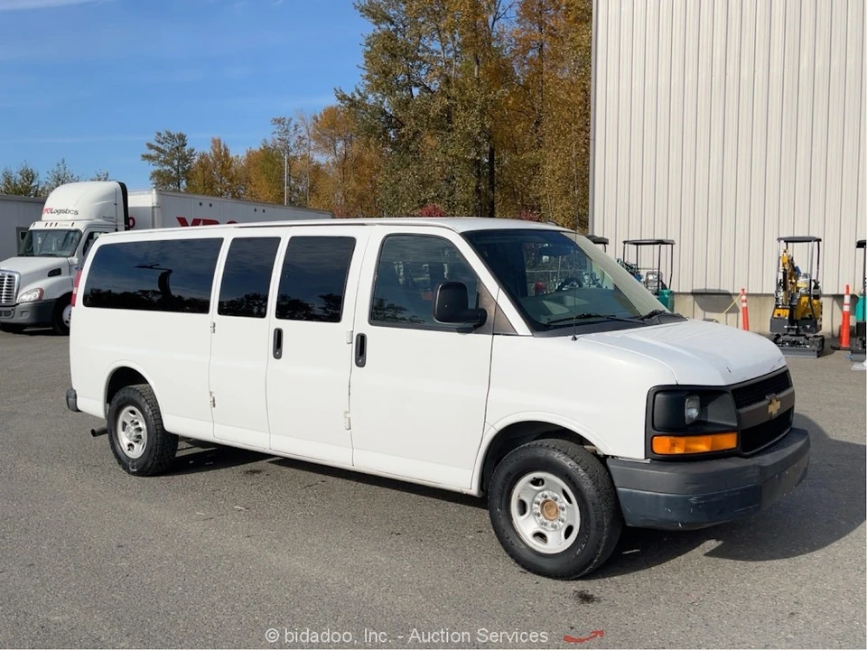 2013 Chevrolet Express - Image 2 of 12