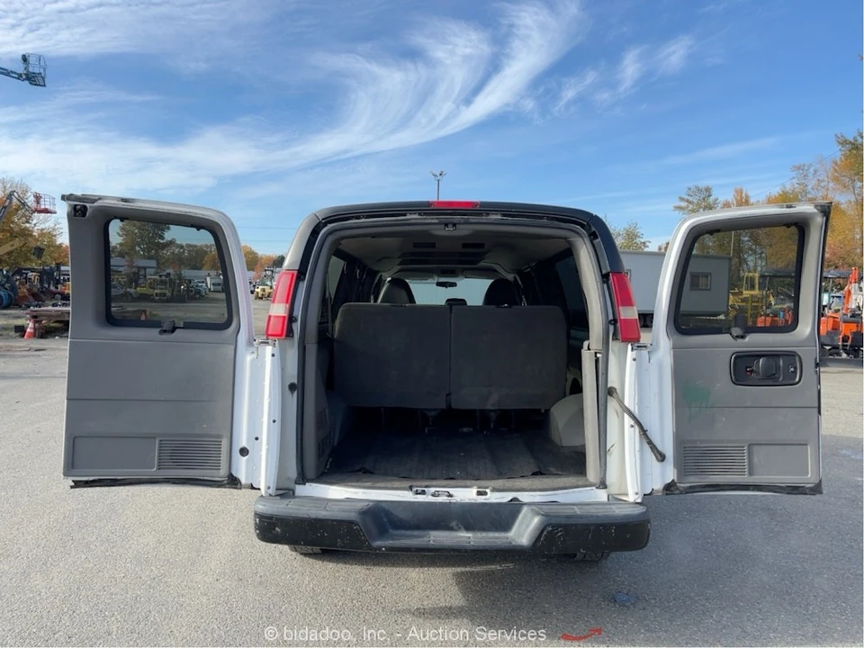 2013 Chevrolet Express - Image 9 of 12