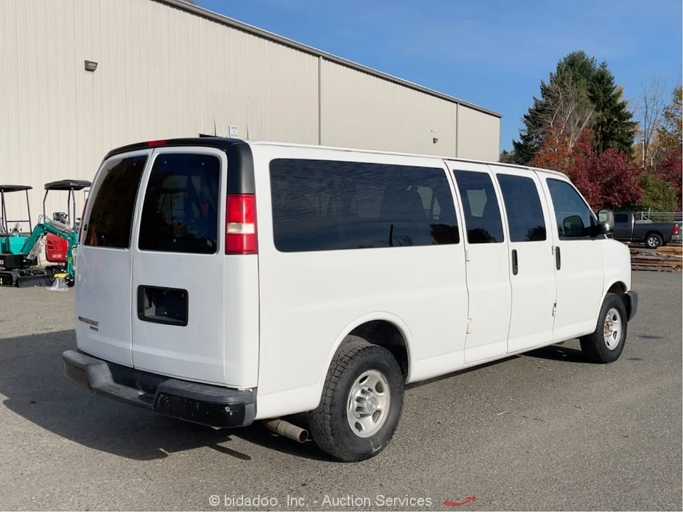 2013 Chevrolet Express - Image 4 of 12