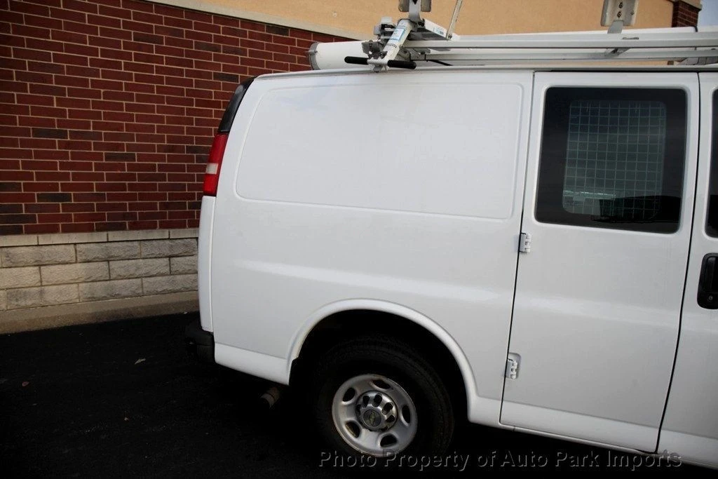 2013 Chevrolet Express - Image 11 of 12