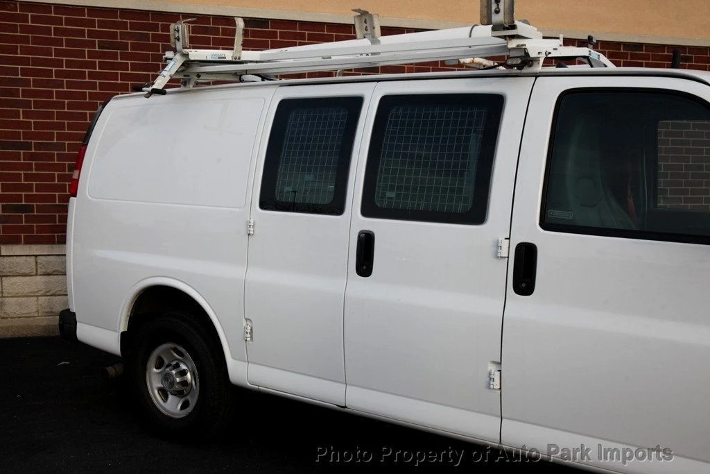 2013 Chevrolet Express - Image 10 of 12