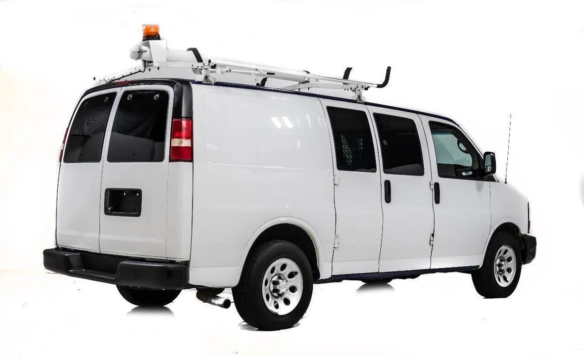2013 Chevrolet Express - Image 3 of 12