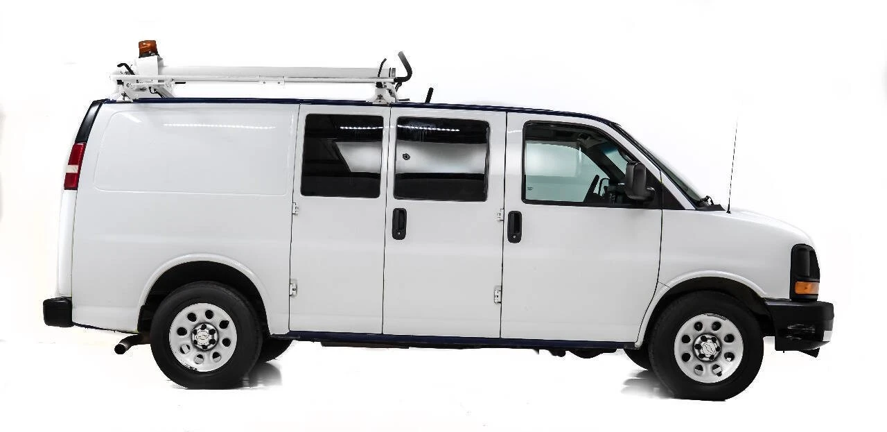 2013 Chevrolet Express - Image 5 of 12