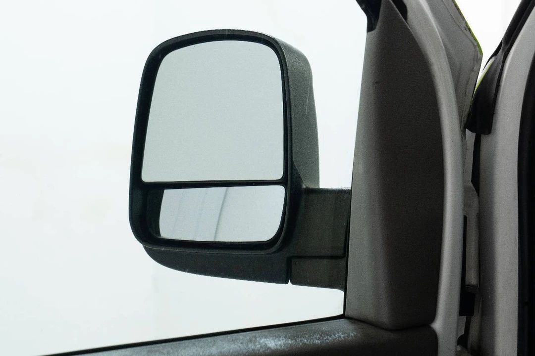 2013 Chevrolet Express - Image 11 of 12