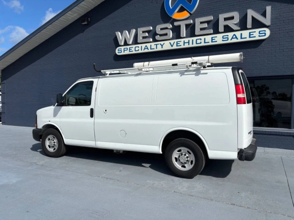 2013 Chevrolet Express - Image 7 of 12