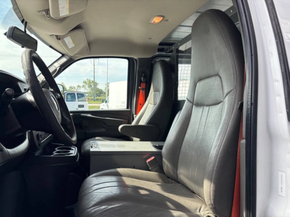2013 Chevrolet Express - Image 10 of 12
