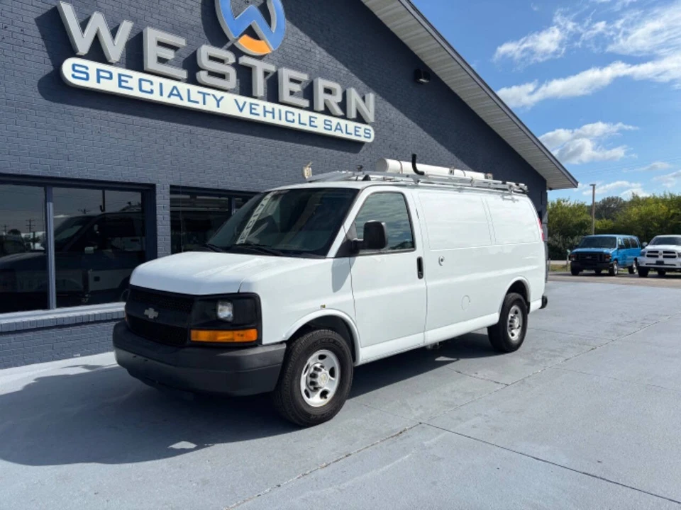 2013 Chevrolet Express - Image 6 of 12