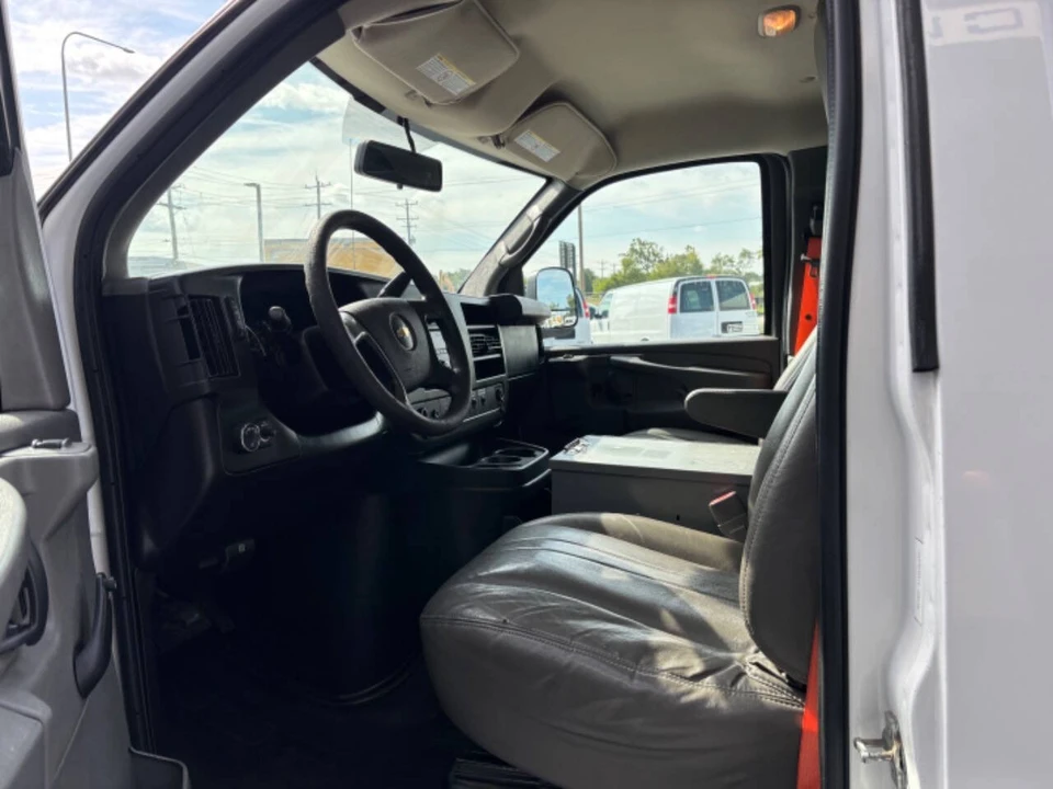 2013 Chevrolet Express - Image 9 of 12