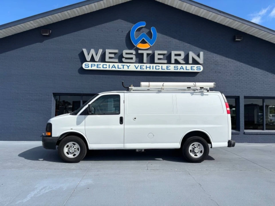 2013 Chevrolet Express - Image 2 of 12