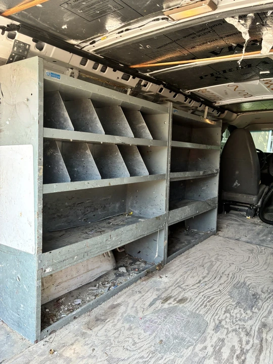 2013 Chevrolet Express - Image 22 of 25