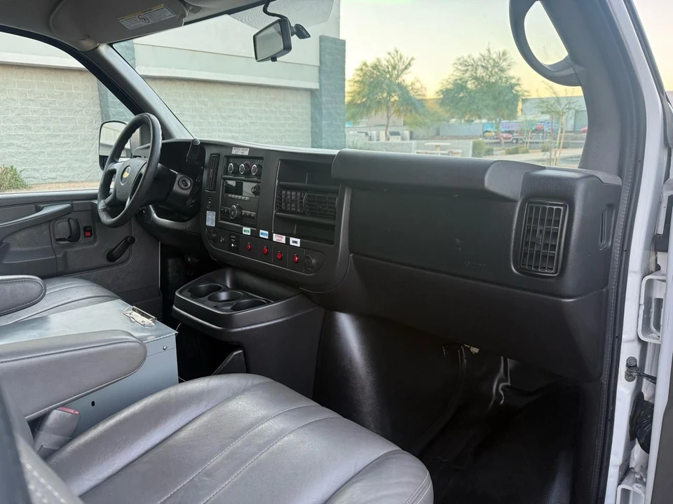 2013 Chevrolet Express - Image 13 of 21