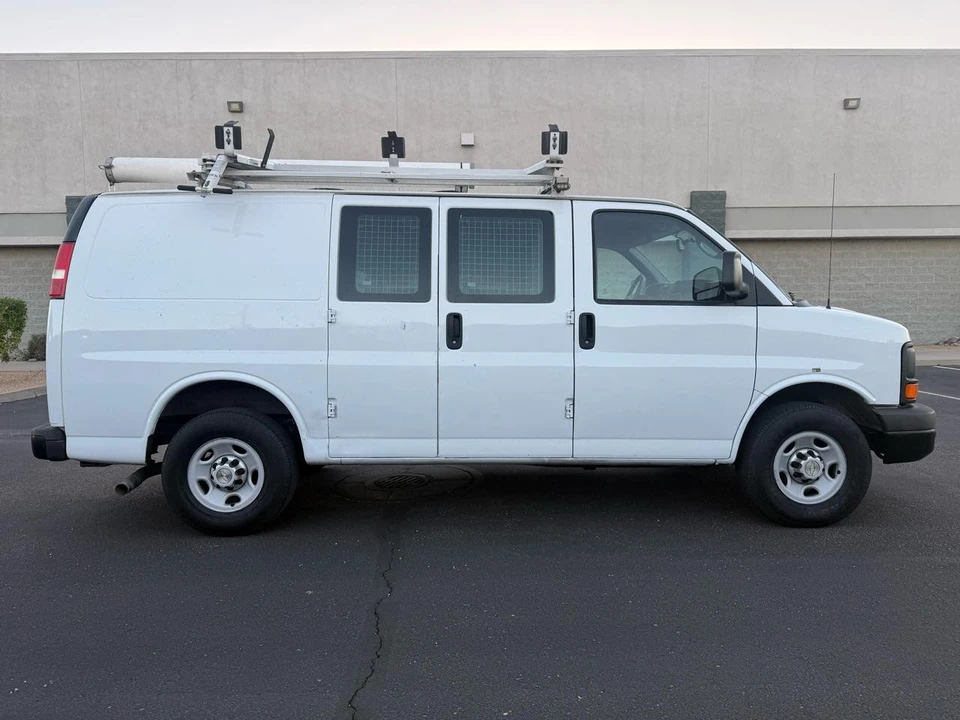 2013 Chevrolet Express - Image 2 of 21
