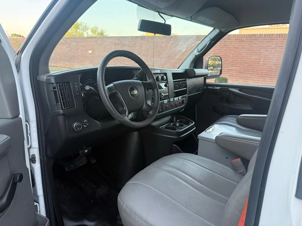 2013 Chevrolet Express - Image 10 of 21